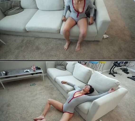 GirlsGettingSleepy - Lucy's Sleepy Lullaby